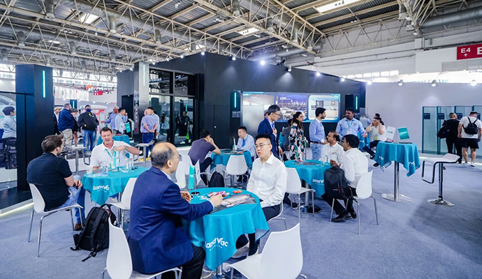 China Glass 2025 | 优德88展会首日精彩回顾